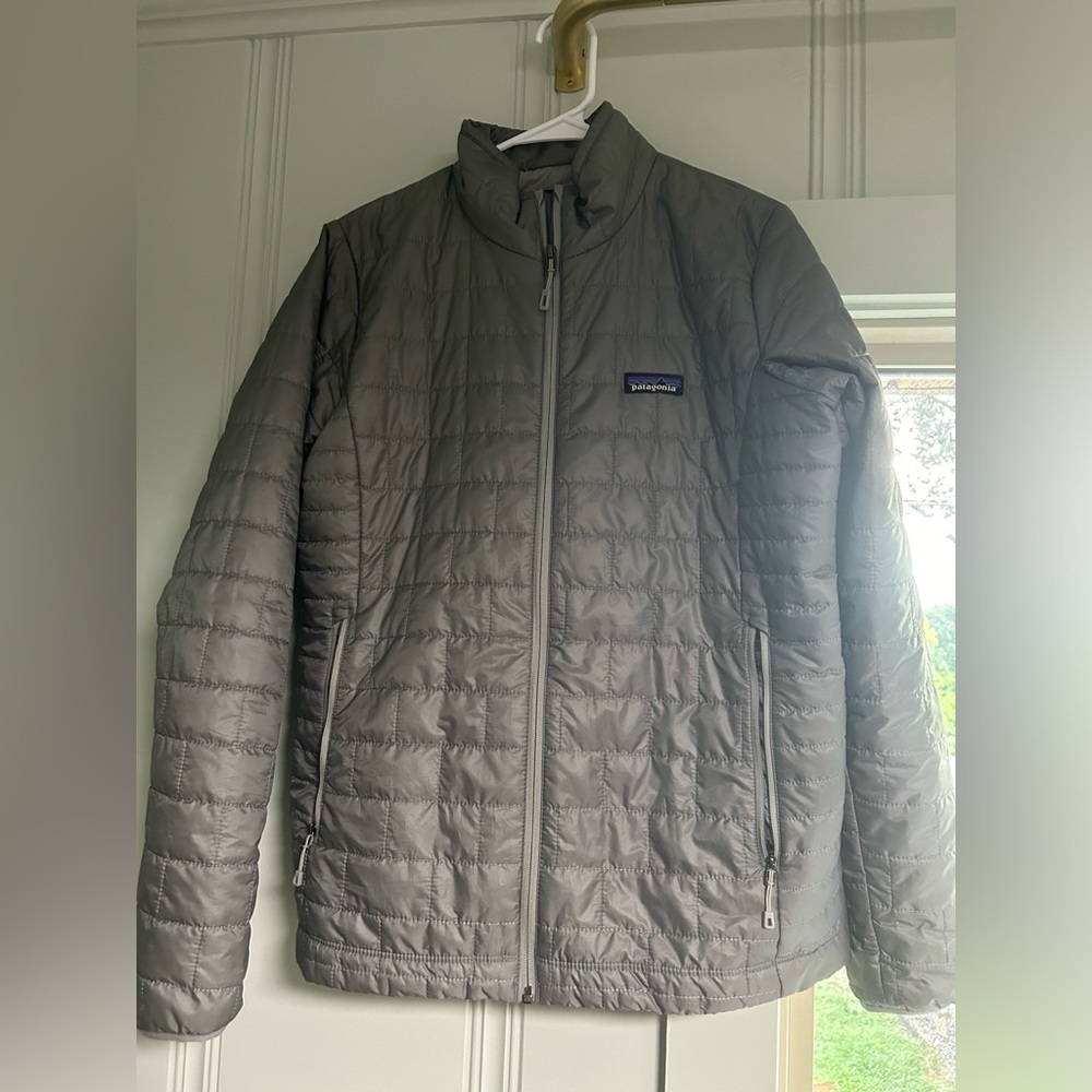 Patagonia Quilted Puffer Jacket in Light Gray